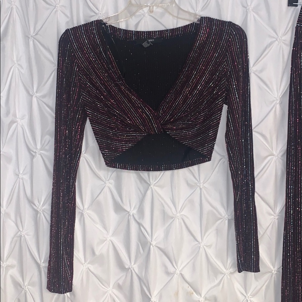 Cute crop top with glittery stripes